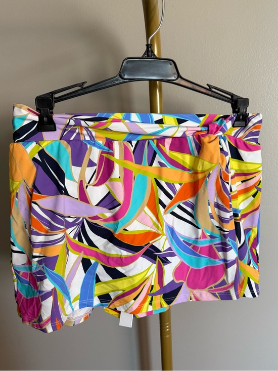 Bleu Rod Beattie Other - NWT Bleu Rod Beattie Swim Skirt Cover-Up – Tropical Print (Size 6)